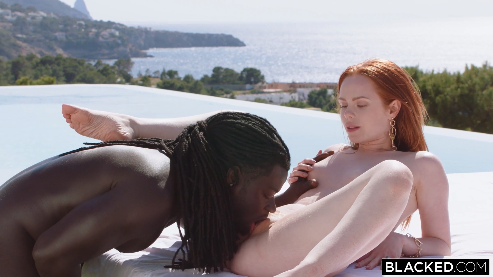 中文字幕 新婚旅游漂亮新娘活力身材前凸后翘流口水挡不住，欲望浓烈出轨进化不完全猛.jpg